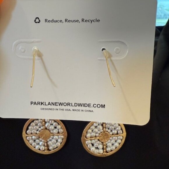 Sparkle Box Set – Necklace & Earrings - Picture 3 of 4